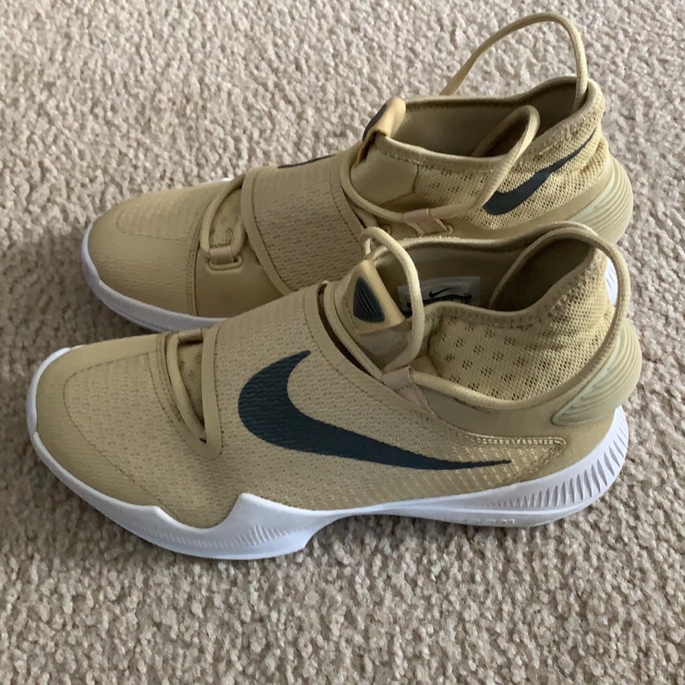 Women's Nike Zoom Hyperrev 2015 - Size 8